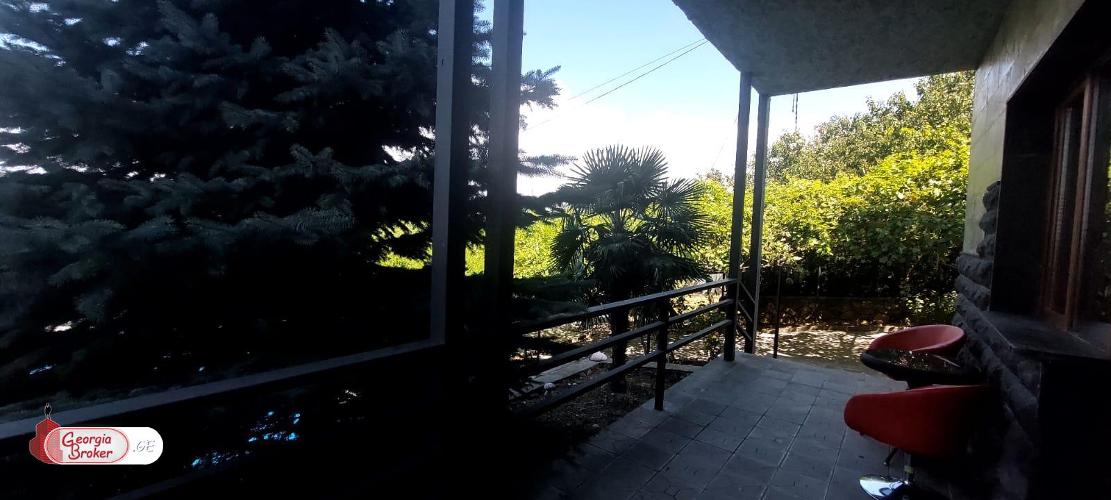 продается дом с новым ремонтом 10-комнат